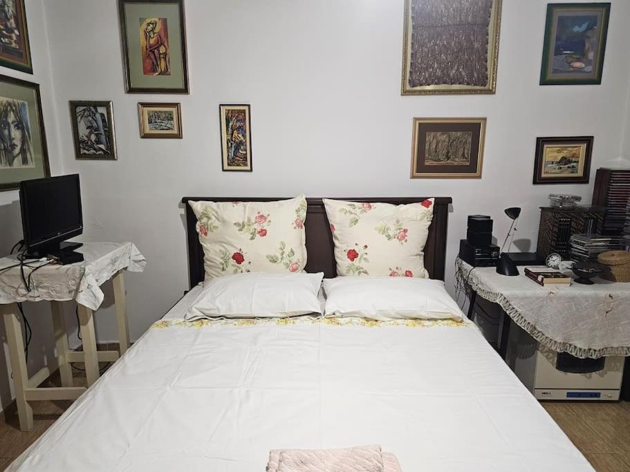 2-Bedroom Apartment With Dajti Mountain View Tirana Extérieur photo